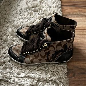 Woman’s coach sneakers